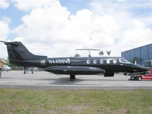 File:Learjet 25D-profile.jpg