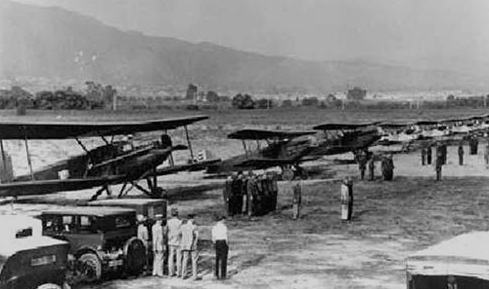 File:GriffithPark CA biplanes 27.jpg